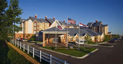 RESIDENCE INN KANSAS CITY AIRPORT .
